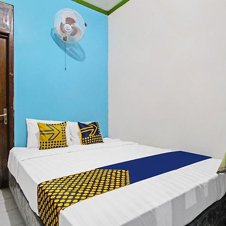 Spot On 91911 Rejeki Homestay Syariah Malioboro Yogyakarta Exterior photo