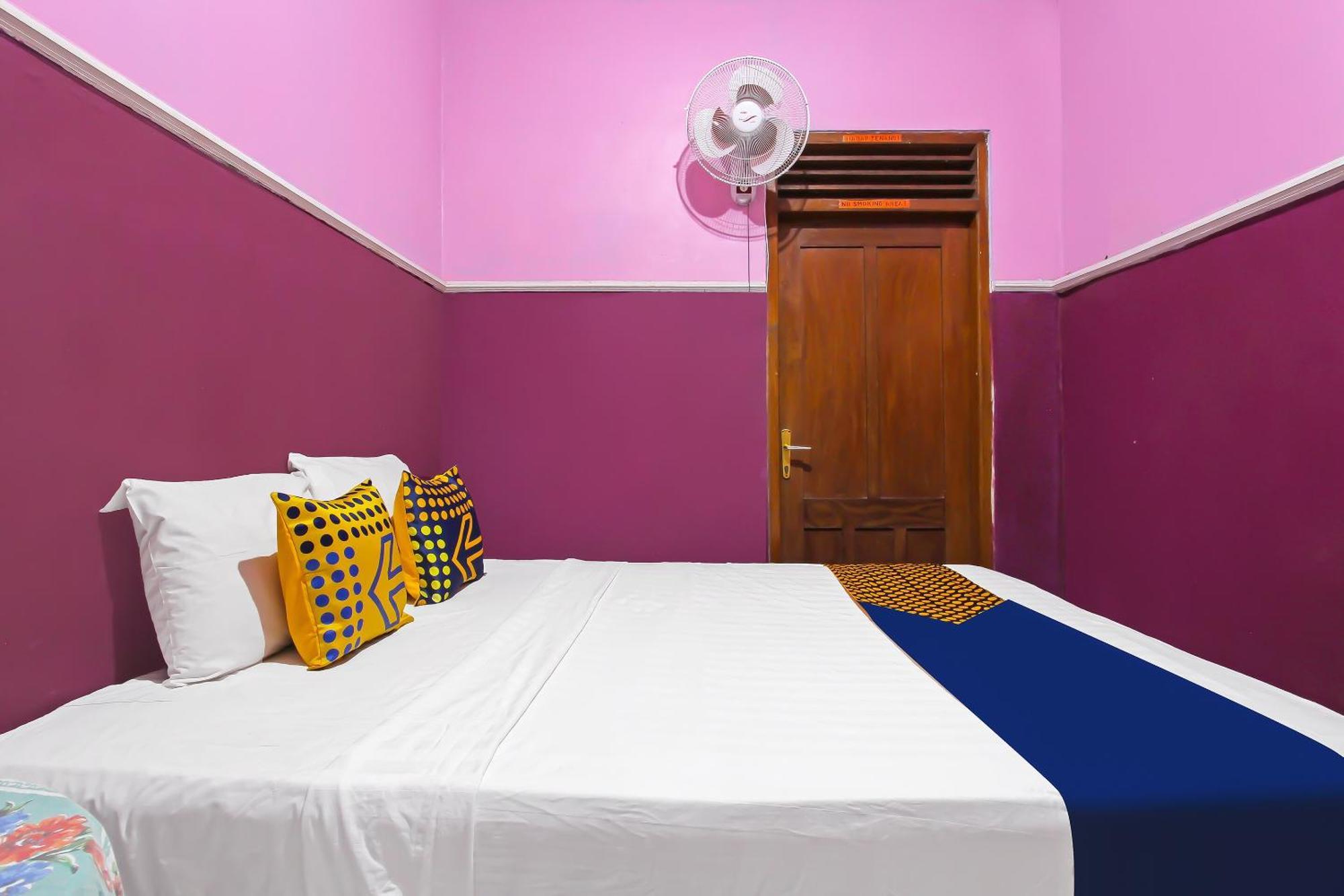 Spot On 91911 Rejeki Homestay Syariah Malioboro Yogyakarta Exterior photo